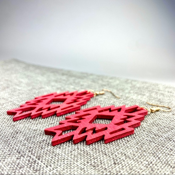VINTAGE Red Wooden Cut Out Earrings Native Southwest Aztec Pattern Hanging - Picture 3 of 6